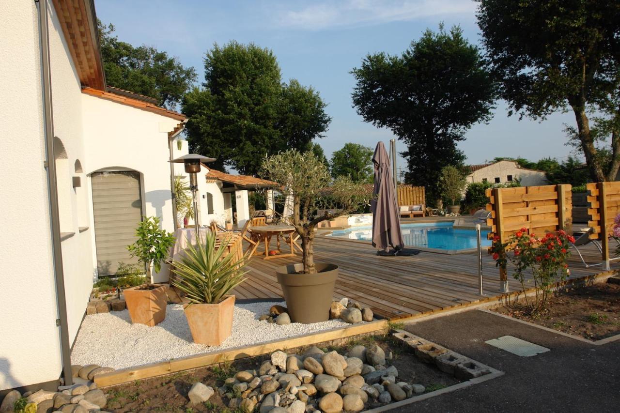 Domaine De L'Espiguette Bed and Breakfast Biganos Exterior foto