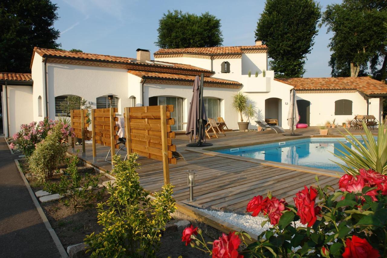 Domaine De L'Espiguette Bed and Breakfast Biganos Exterior foto